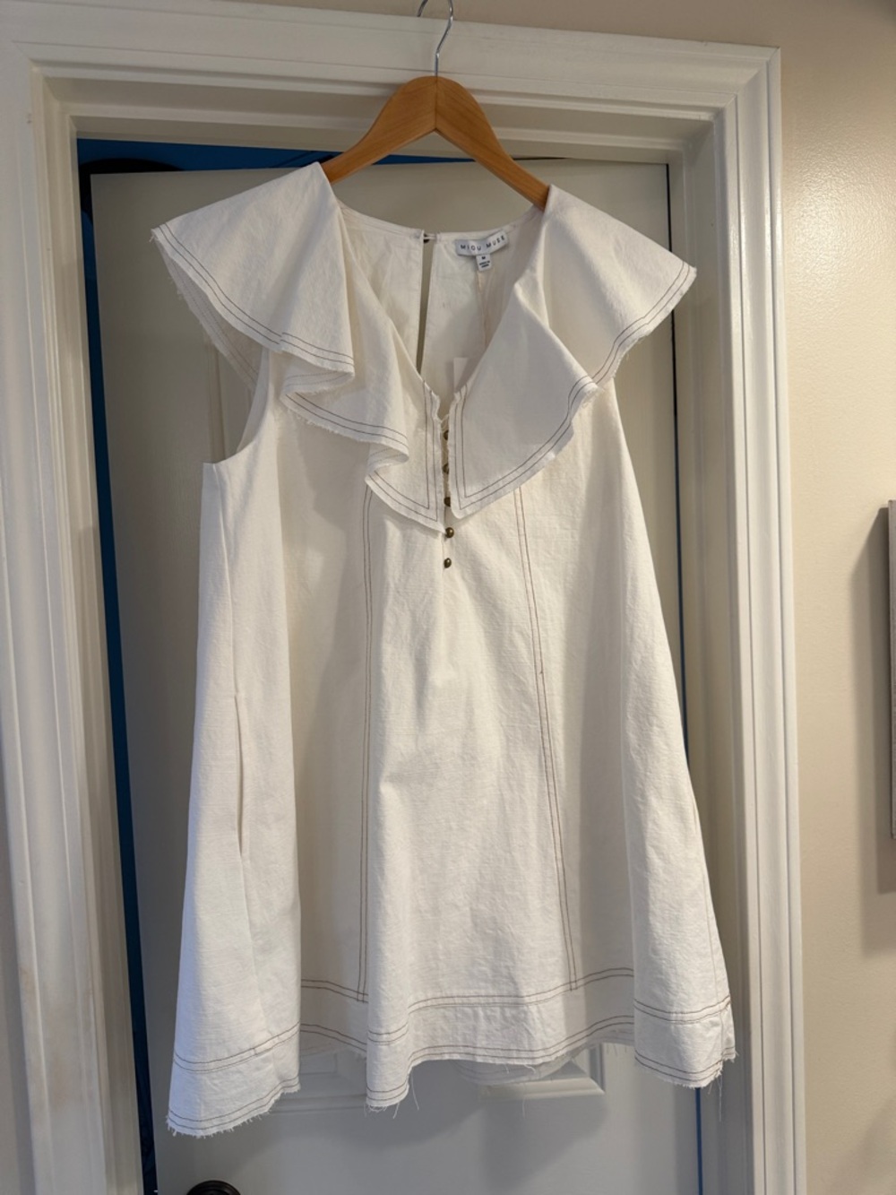 Off White Ruffled Collar Sleeveless Dress